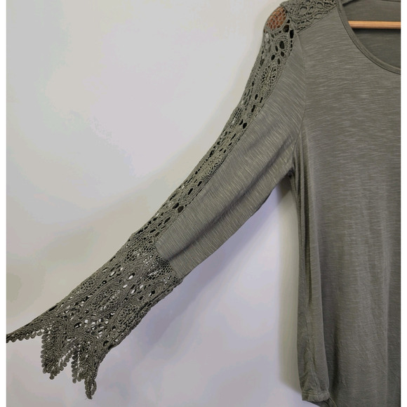 Chicos Lace Sleeve Top Size 0 (Small) Olive Green Soft Stretchy Casual - Picture 2 of 7